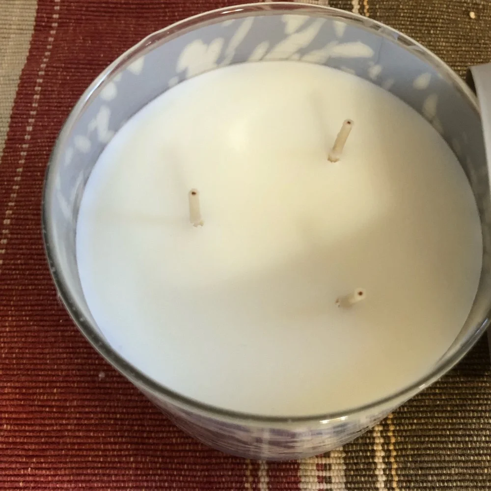 White Barn Caramel Frappuccino Scented Candle 3-Wick - Picture 3 of 3